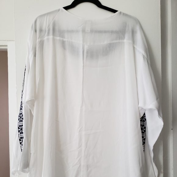 NWOT Cut out long sleeved top - Picture 5 of 5